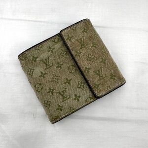 AUTHENTIC Mini Lin Compact Wallet Green.